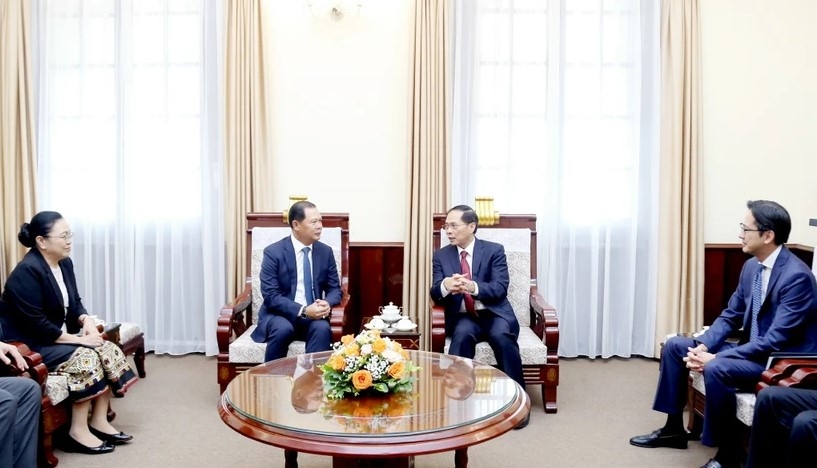 Deputy PM and Deputy FMs host Korean and Lao guests